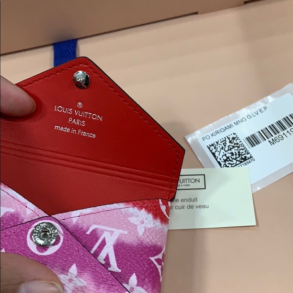 💕 BRAND NEW 💕 LV ESCALE KIRIGAMI POUCH (SMALL) - Picture 3 of 5